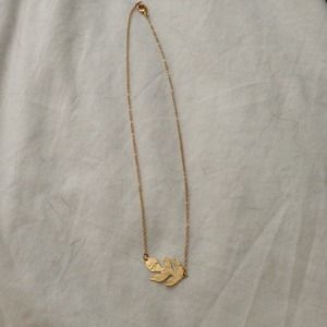 Gold fashion necklace