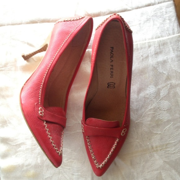 Red pumps - Picture 2 of 4