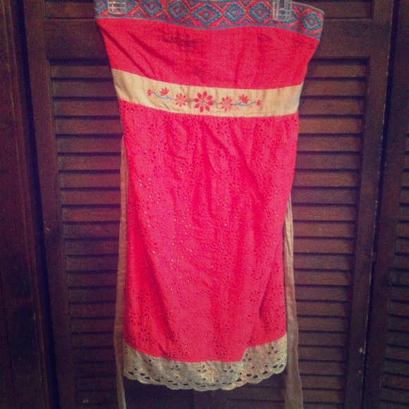 Strapless dress. - Picture 1 of 4