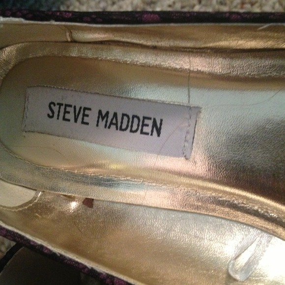 Steve Madden purple and black lace flats - Picture 3 of 3