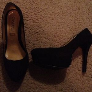 REDUCED!! Black synthetic suede pumps