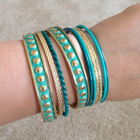 Jewelry - 🚫SOLD IN BUNDLE W/@mandysue🚫Blue/ Gold Bracelets