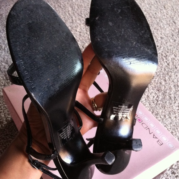 Bandolino black strappy heels - Picture 3 of 4