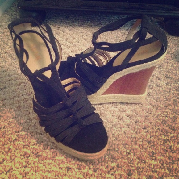 BRAND NEW black strappy wedges! - Picture 1 of 3