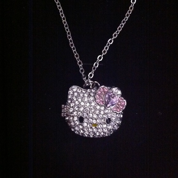 Hello kitty rhinestone necklace