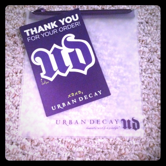 Urban Decay TSA approved travel bag & sticker!