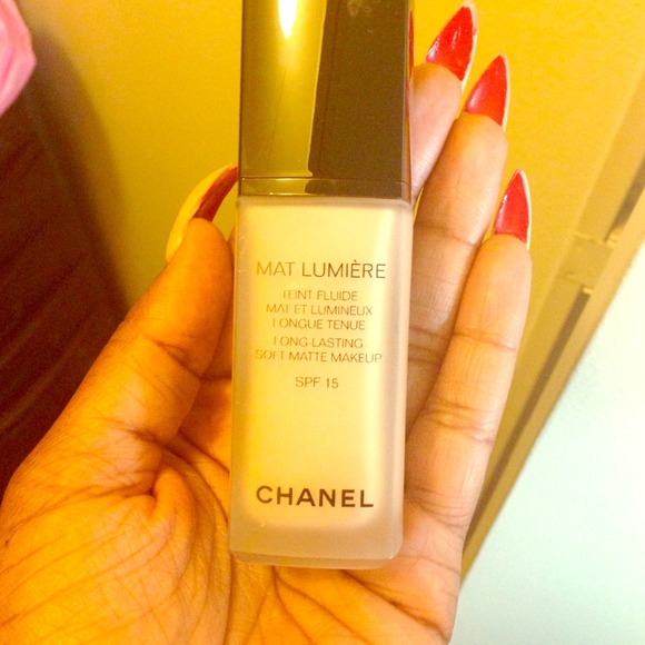Chanel beige soft matte makeup