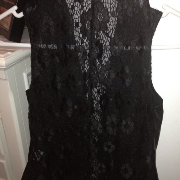 GORGEOUS VEST - Picture 2 of 3
