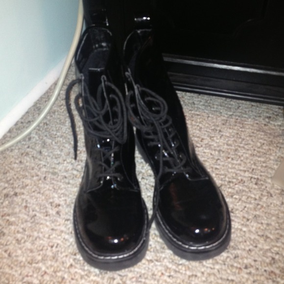 Black faux patent leather combat boots. - Picture 2 of 2