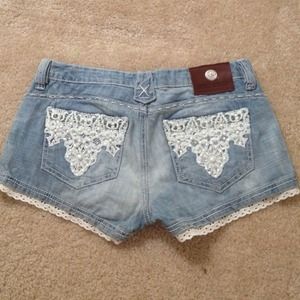 Antik Denim Denim - Antik Denim Shorts with lace trim Antik Denim Denim - Antik Denim Shorts with lace trim