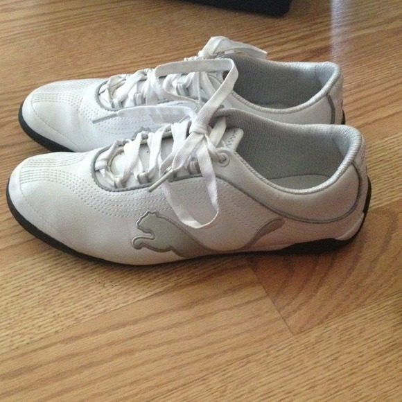 White Puma Soleil Cat Jr