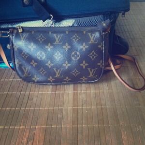 ❤RESERVED❤ Louis Vuttion Over the Shoulder bag