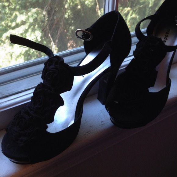 Steve Madden heels. Like new!!! - Picture 2 of 4