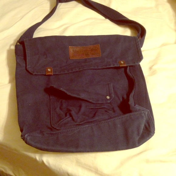 Navy canvas messenger bag