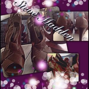 ⭐⭐Steven Madden ⭐⭐Platform Sandals