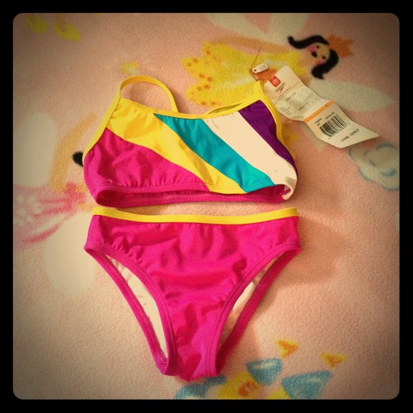 💥TRADED💥Girl bathing suit size 7 more in size 6✨