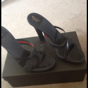 Beautiful Gucci 37.5 canvas and leather heels