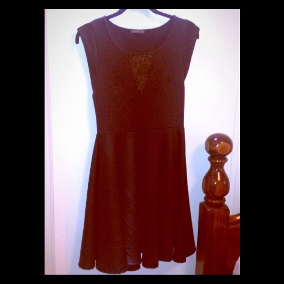 Gorgeous little black dress with gold lace overlay - Picture 1 of 4