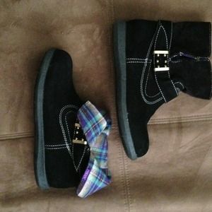 💝 Adorable ankle high, plaid boots!