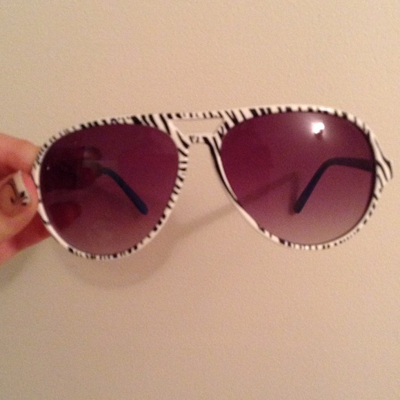 Zebra frame sunglasses