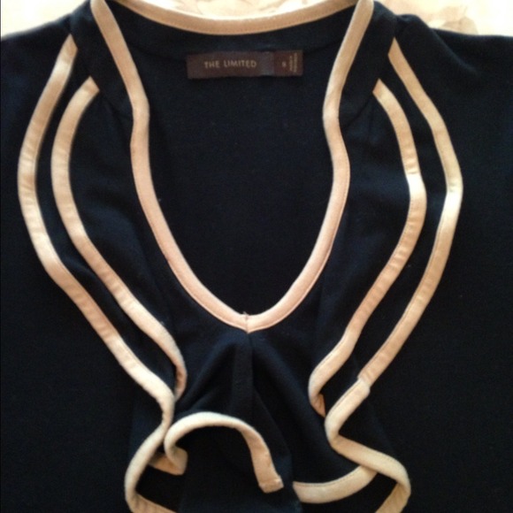 SOLD!!The LIMITED ruffle design blouse - Picture 1 of 2