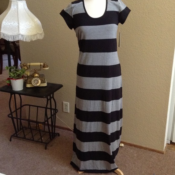 Dresses & Skirts - Maxie