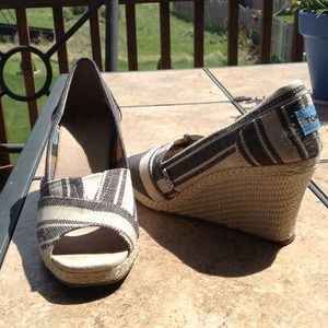 Toms wedges