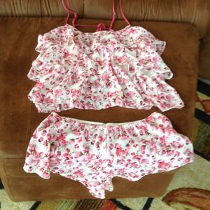 Floral sleepwear, top & bottoms.