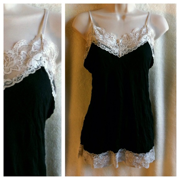 SOLD 💋Sassy Black Lace Top!