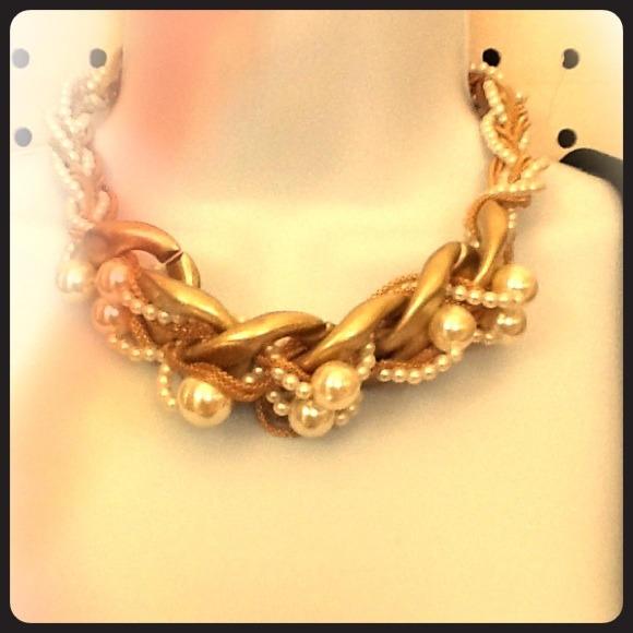 Woven glam necklace