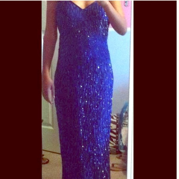 🆕🌸 Low back royal blue sequin dress