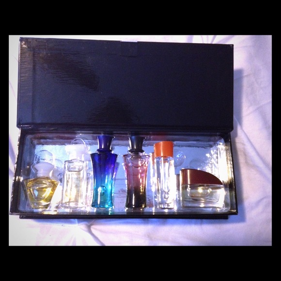 Mary Kay miniature perfume gift set