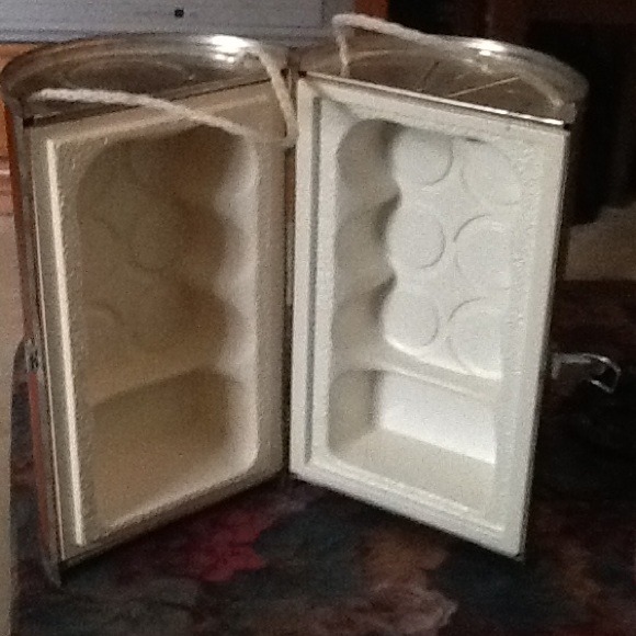 JUST SHARING ❤️Vintage coca cola cooler can - Picture 2 of 4