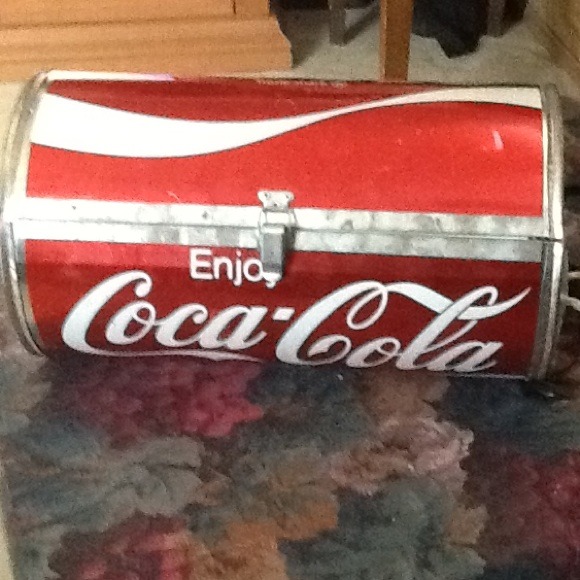 JUST SHARING ❤️Vintage coca cola cooler can - Picture 3 of 4