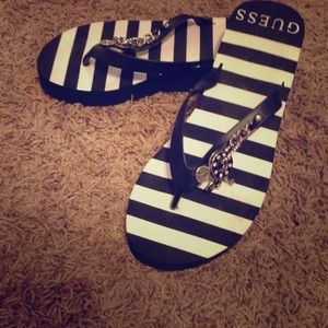 Guess flip flops