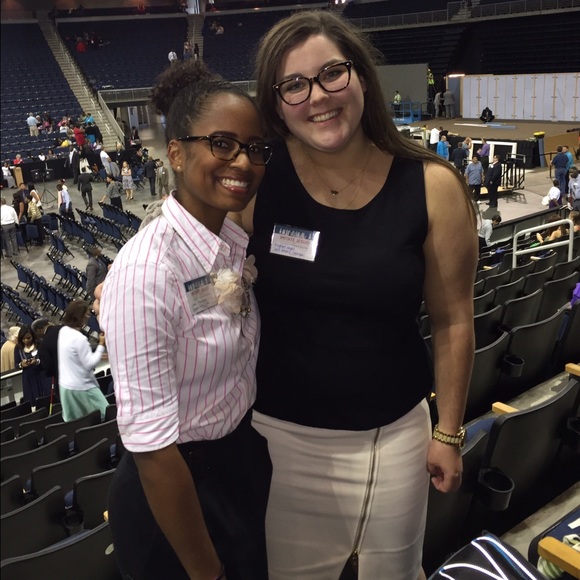 Meet your posher, Meghan - Picture 4 of 4