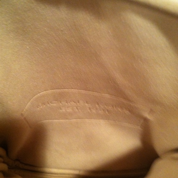 Authentic Michael Kors ipad cover - Picture 3 of 3