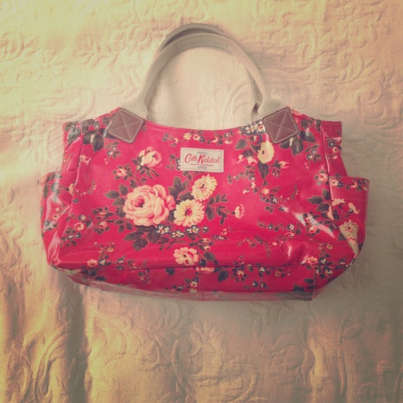 Handbags - 🔴Reserved for carolynsin2🔴cath kidston bag
