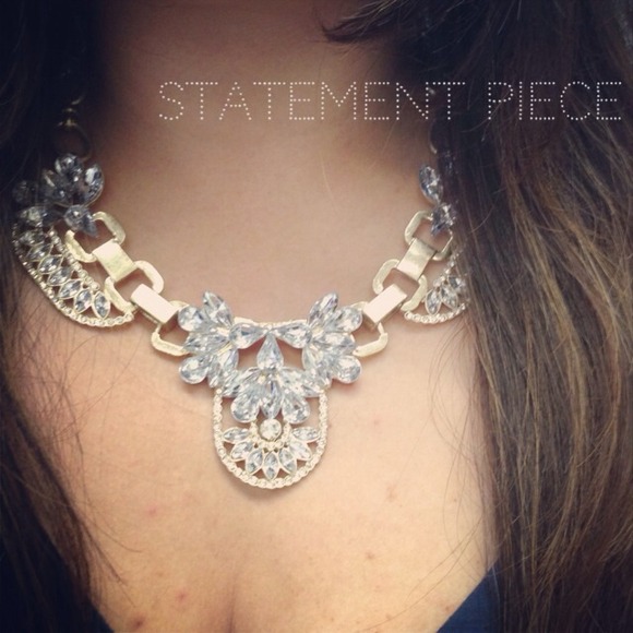 Peace Love Flair Jewelry - Crystal Cluster Statement Necklace