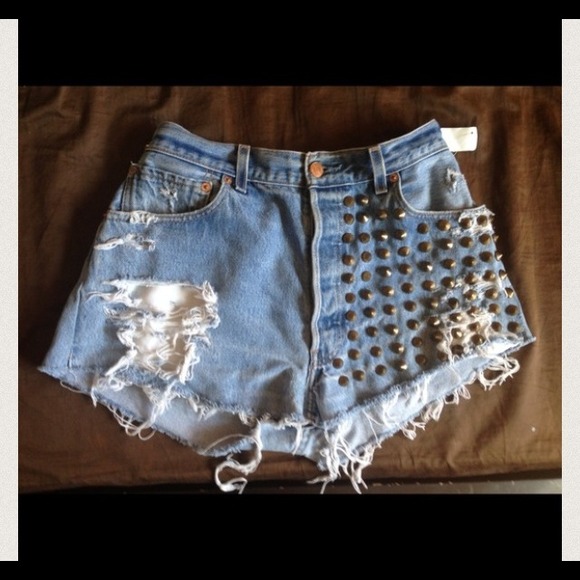 Levi high waist studded shorts