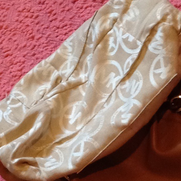 Soo lady like with my Michael. - Picture 2 of 4