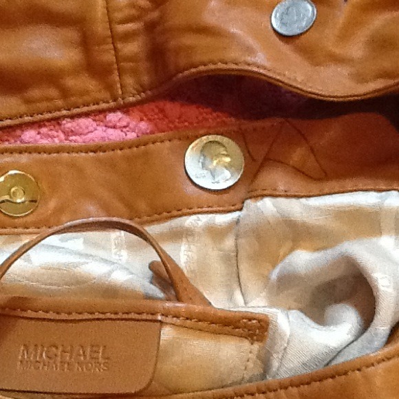 Soo lady like with my Michael. - Picture 3 of 4