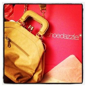 Shoedazzle camel purse