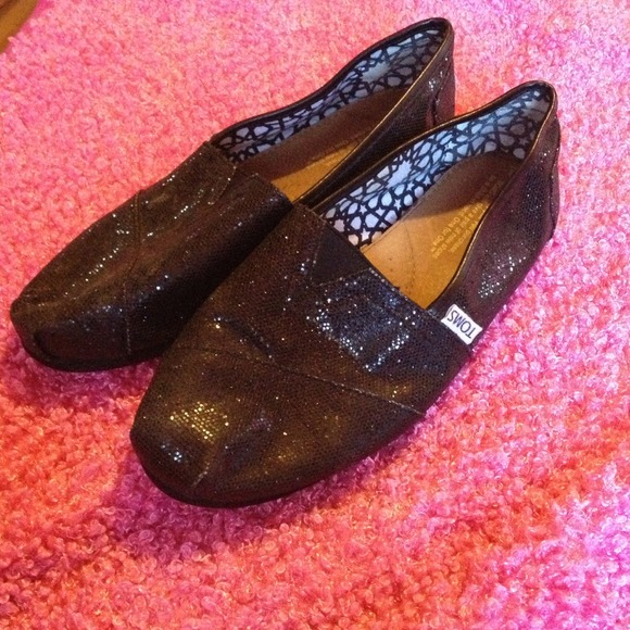 🎈SOLD🎈 Glitter Toms!💋