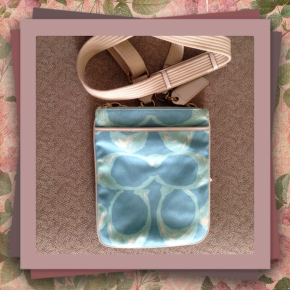 ⬇REDUCED⬇COACH SCRIBBLE CROSSBODY BAG💯