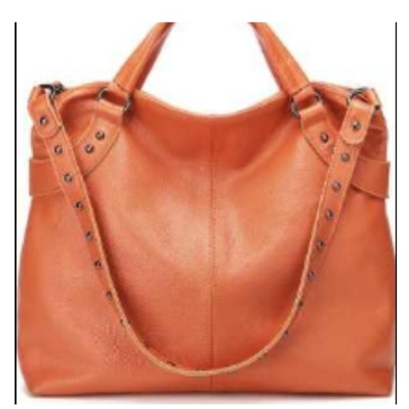 👜 Traded👜Studded leather bag