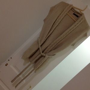 **Traded with @nellb** Knit shrug by The Limited