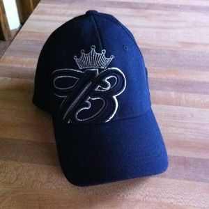 Budweiser hat one fit never worn bought to small