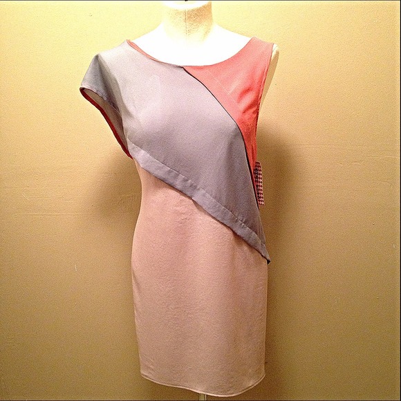 ♦️3 Tone 1 Sleeve Dress - Picture 1 of 3