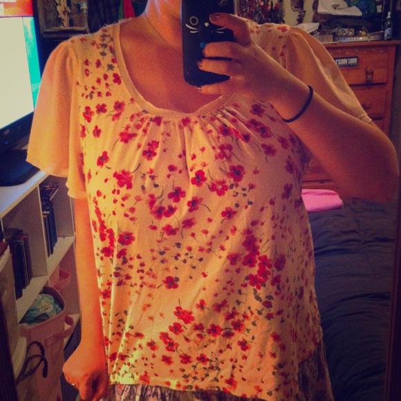 ❗️✋SOLD✋❗️Women's pink hippy flower tank